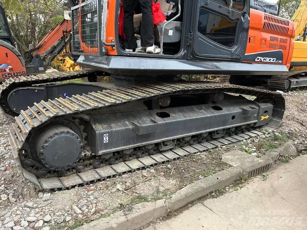 Doosan DX 300 大型油圧ショベル12t以上（パワーショベル・ユンボ）