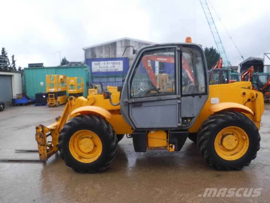 JCB 530-70 テレスコーピックハンドラー