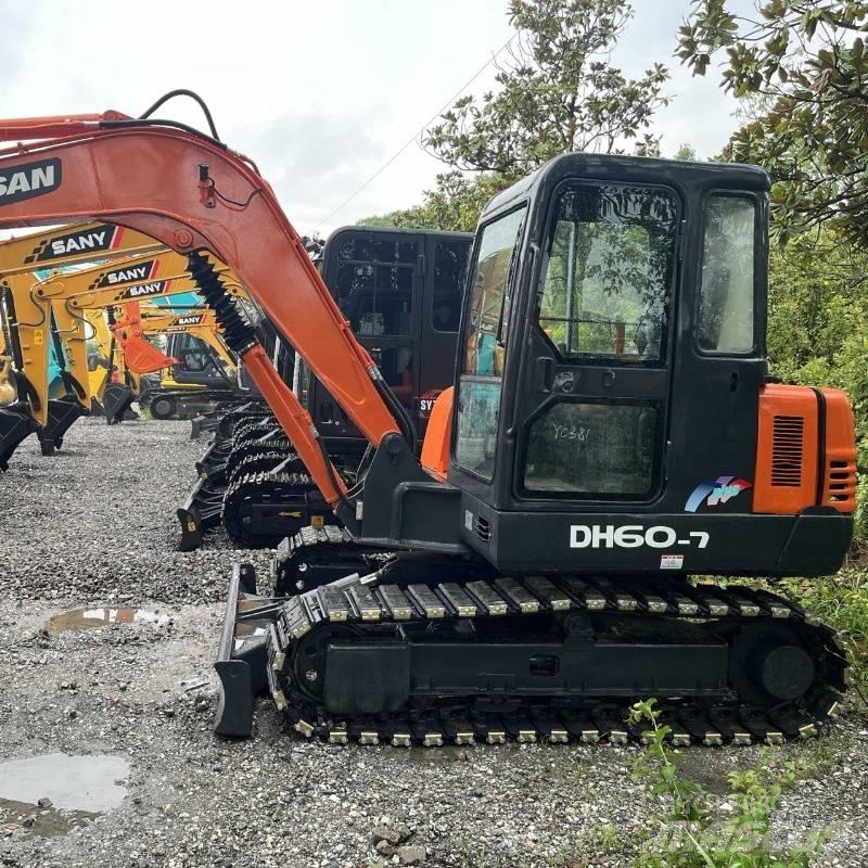 Doosan DH 60 ミニ油圧ショベル 7t以下（ミニユンボ・ミニディガー）