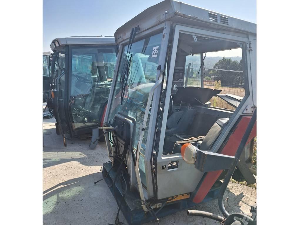 Massey Ferguson 3080 キャビン及び内装