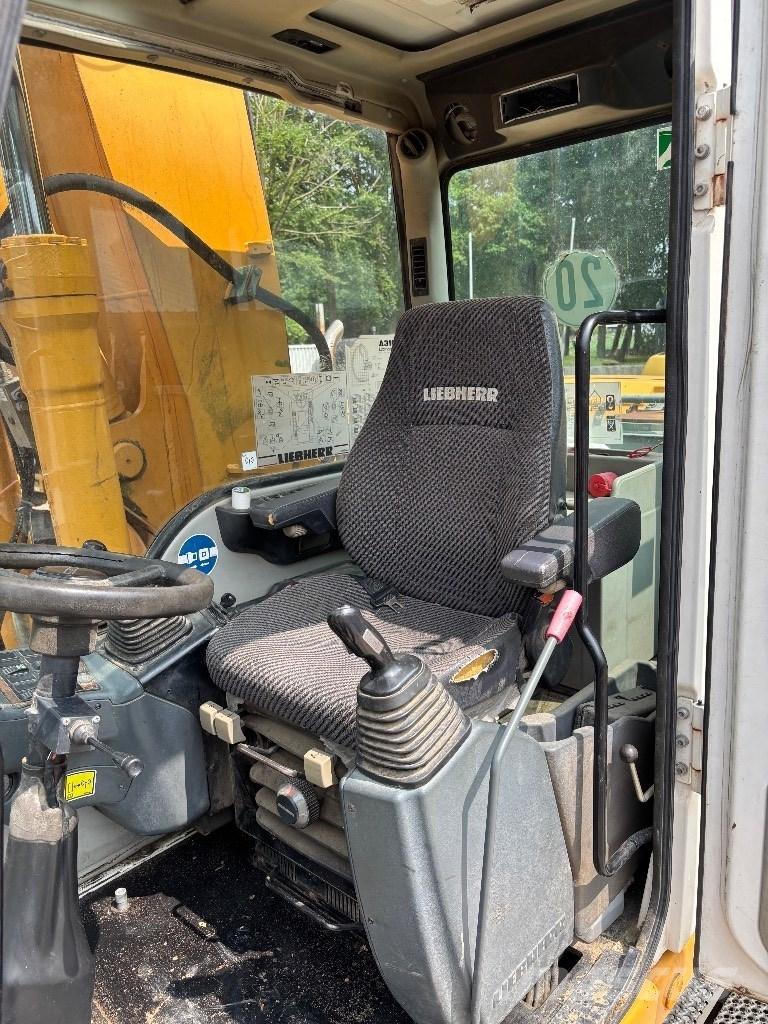 Liebherr A316 ホイール式油圧ショベル（パワーショベル・ユンボ・バックホー）