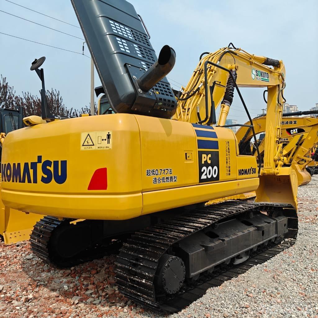 Komatsu 200-8 大型油圧ショベル12t以上（パワーショベル・ユンボ）