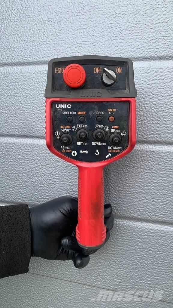 Unic URW 295 ミニクレーン