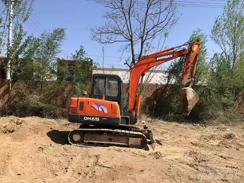 Doosan DH 55 ミニ油圧ショベル 7t以下（ミニユンボ・ミニディガー）