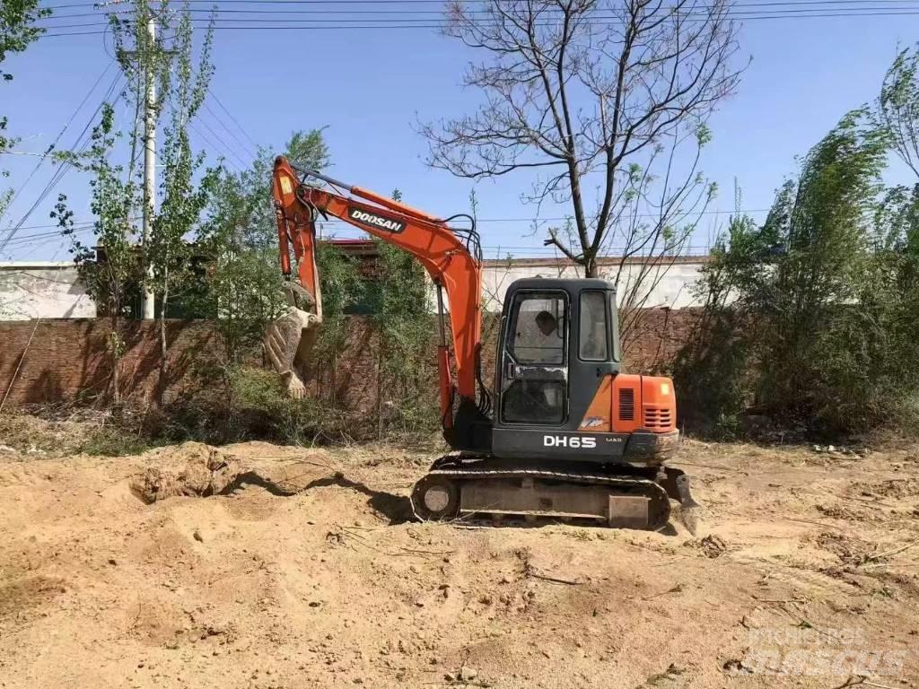 Doosan DH 55 ミニ油圧ショベル 7t以下（ミニユンボ・ミニディガー）