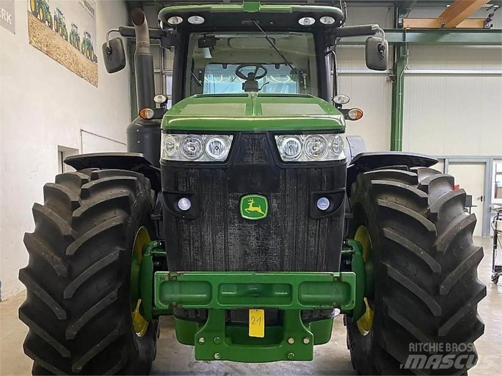John Deere 8360R トラクター