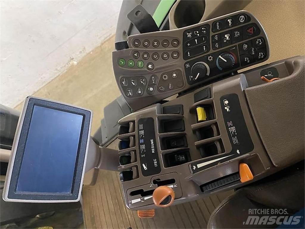 John Deere 8360R トラクター