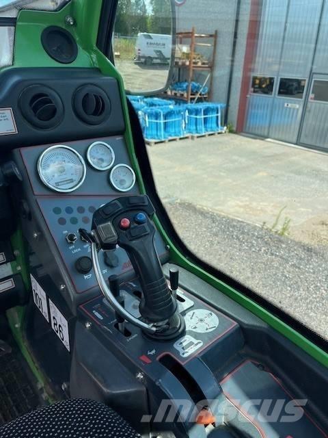 Avant 760 I スキッドステアローダー