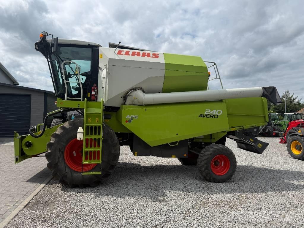 Claas Avero 240 コンバイン