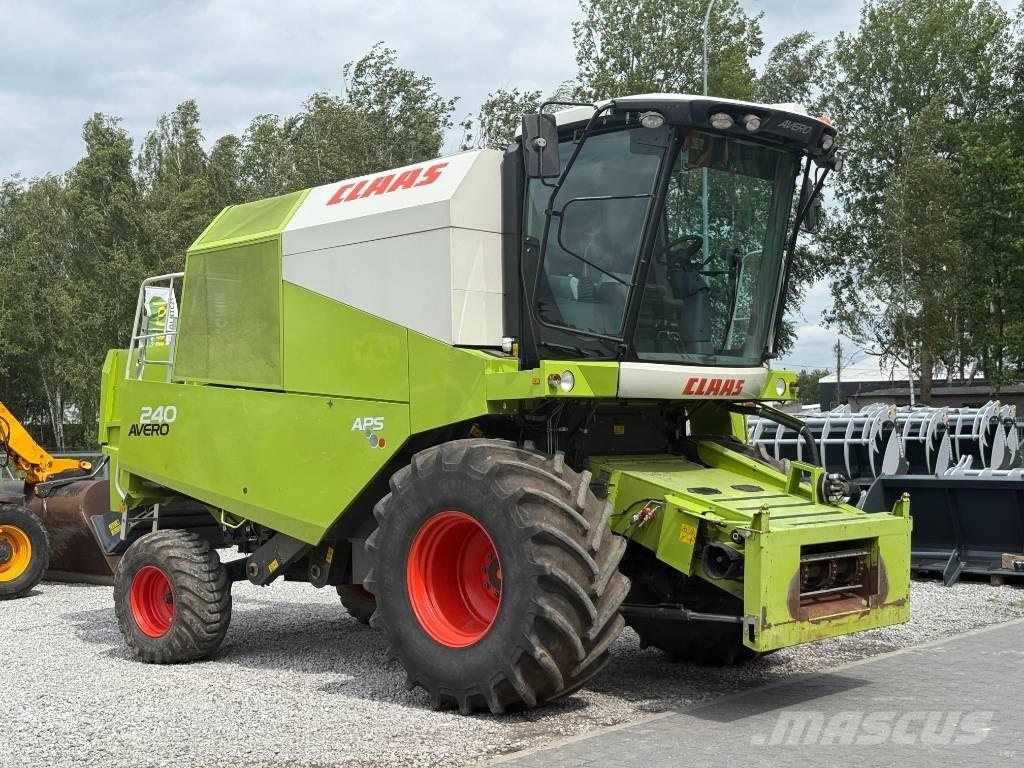 Claas Avero 240 コンバイン