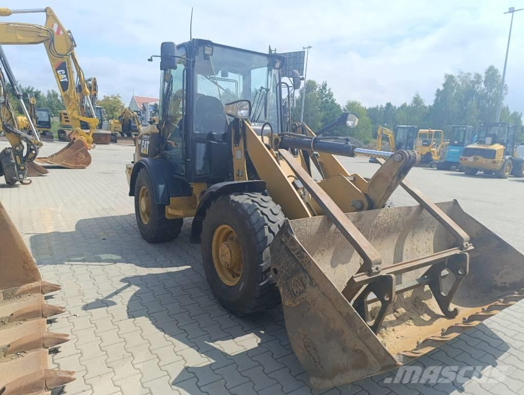 CAT 906 H ホイールローダー・タイヤショベル