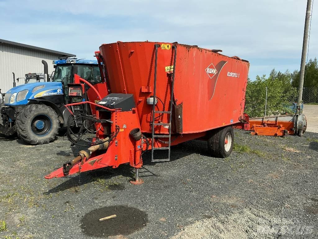 Kuhn EuroMix I ミキサーフィーダー