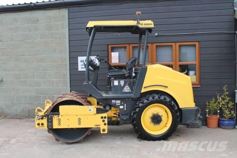 Bomag BW 124 P D H-5 振動ローラ