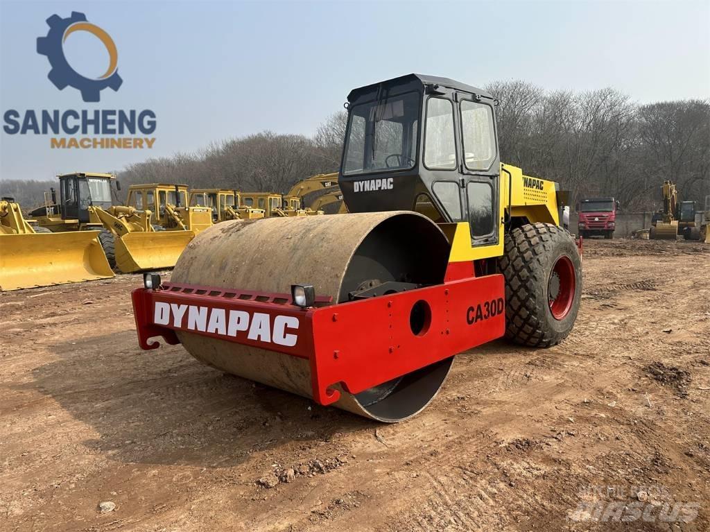 Dynapac CA 30 D 振動ローラ