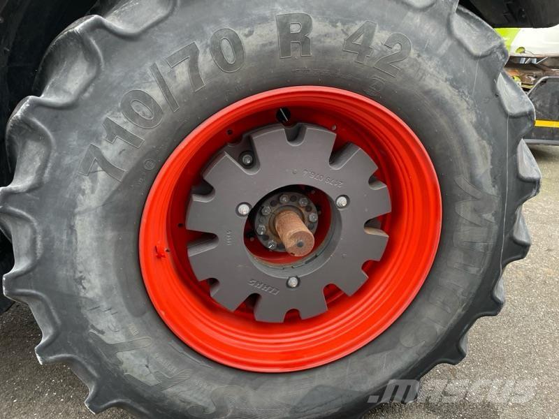 CLAAS Axion 870 トラクター