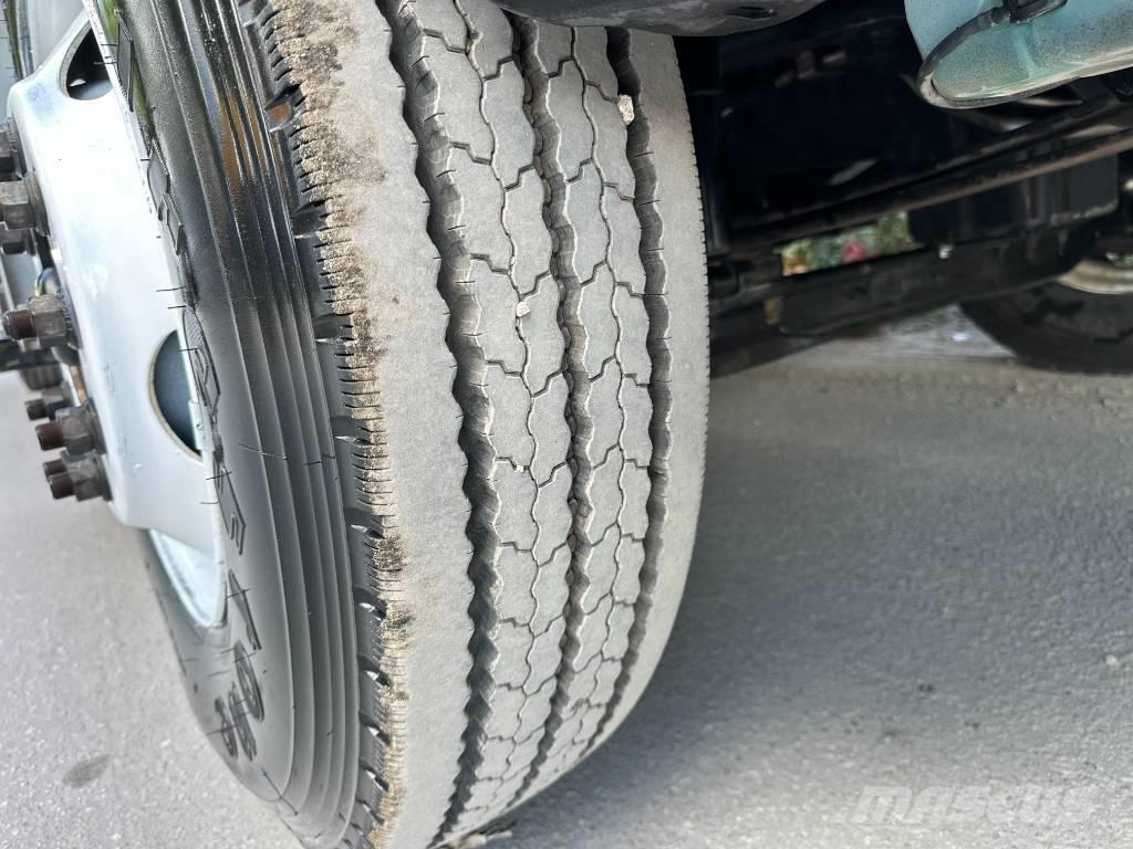 International 4300 コンバイン／バキュームトラック