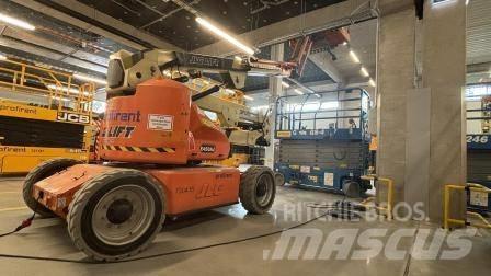 JLG E 450 AJ ブームリフト　屈伸型