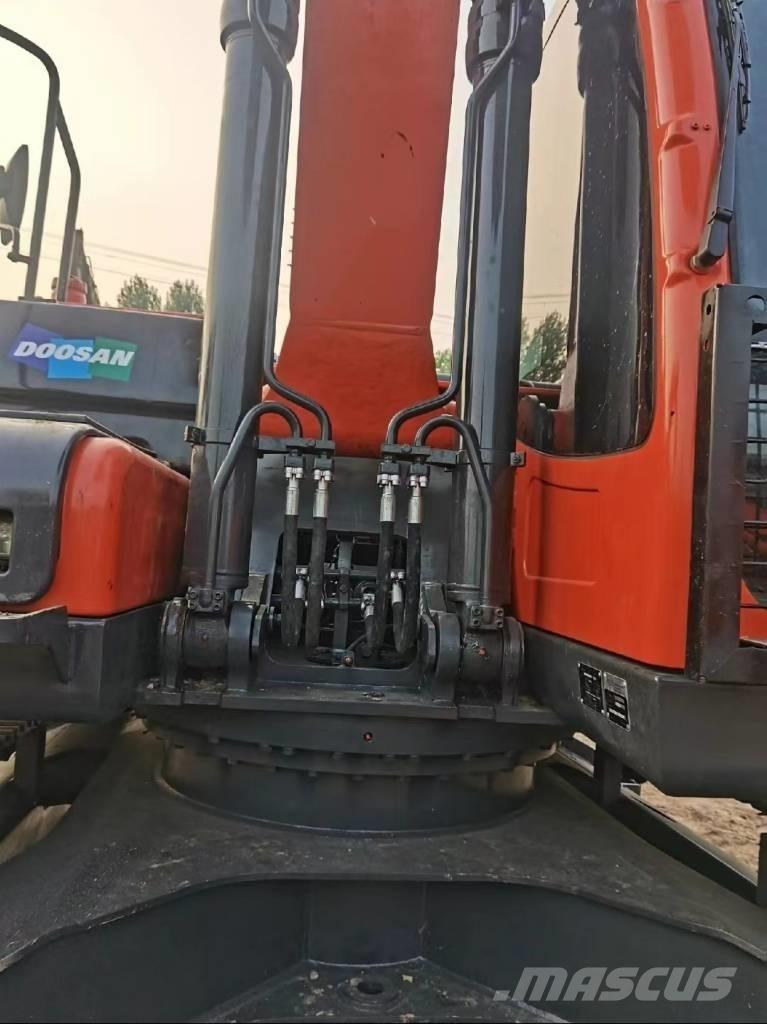 Doosan DX225 大型油圧ショベル12t以上（パワーショベル・ユンボ）