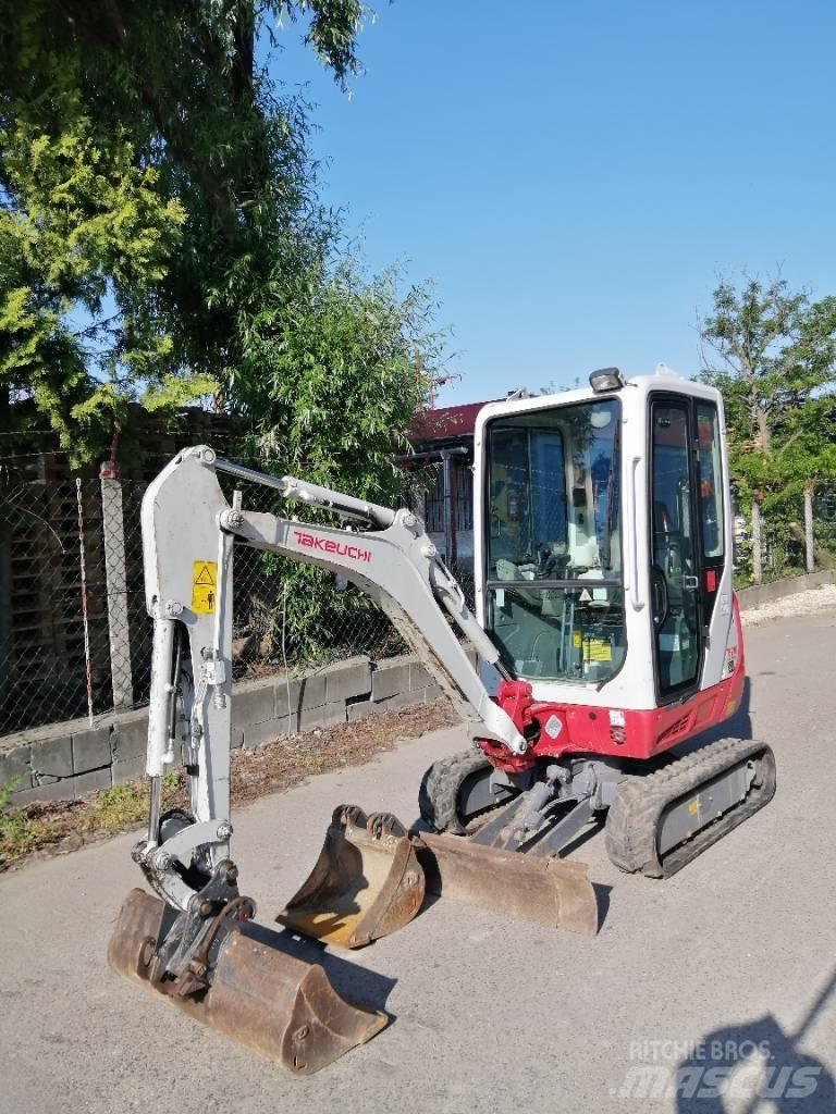Takeuchi TB 216 ミニ油圧ショベル 7t以下（ミニユンボ・ミニディガー）