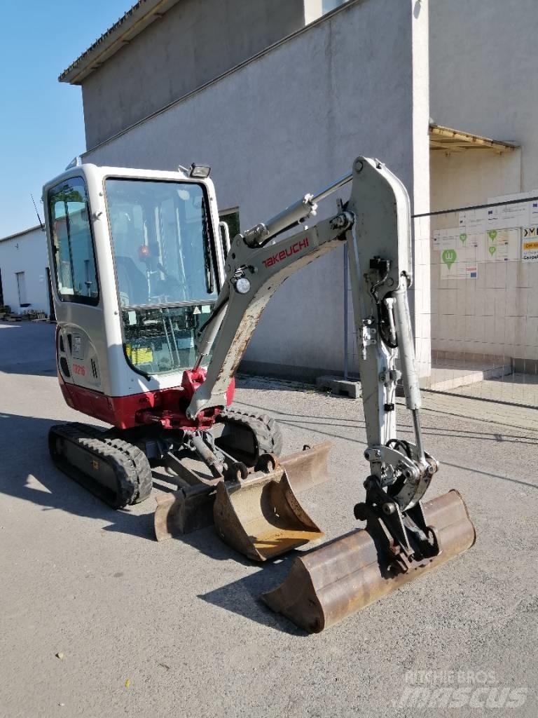 Takeuchi TB 216 ミニ油圧ショベル 7t以下（ミニユンボ・ミニディガー）
