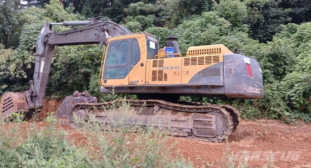 Volvo EC 360 サイト　ダンプ