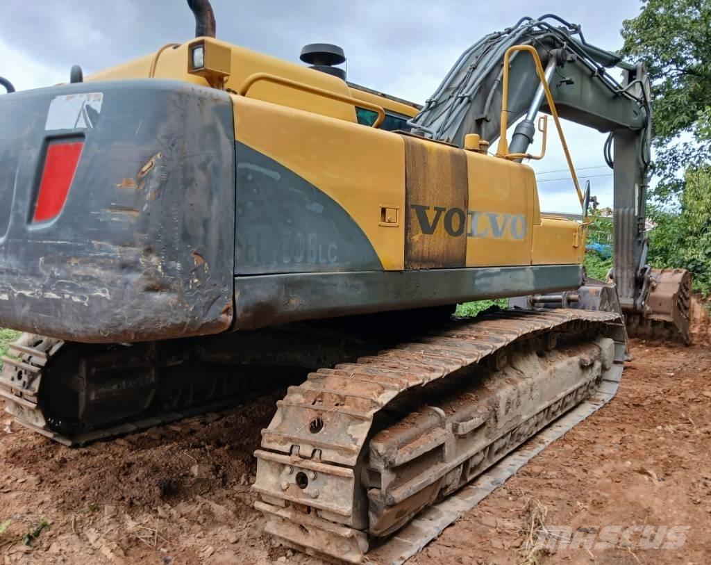 Volvo EC 360 サイト　ダンプ