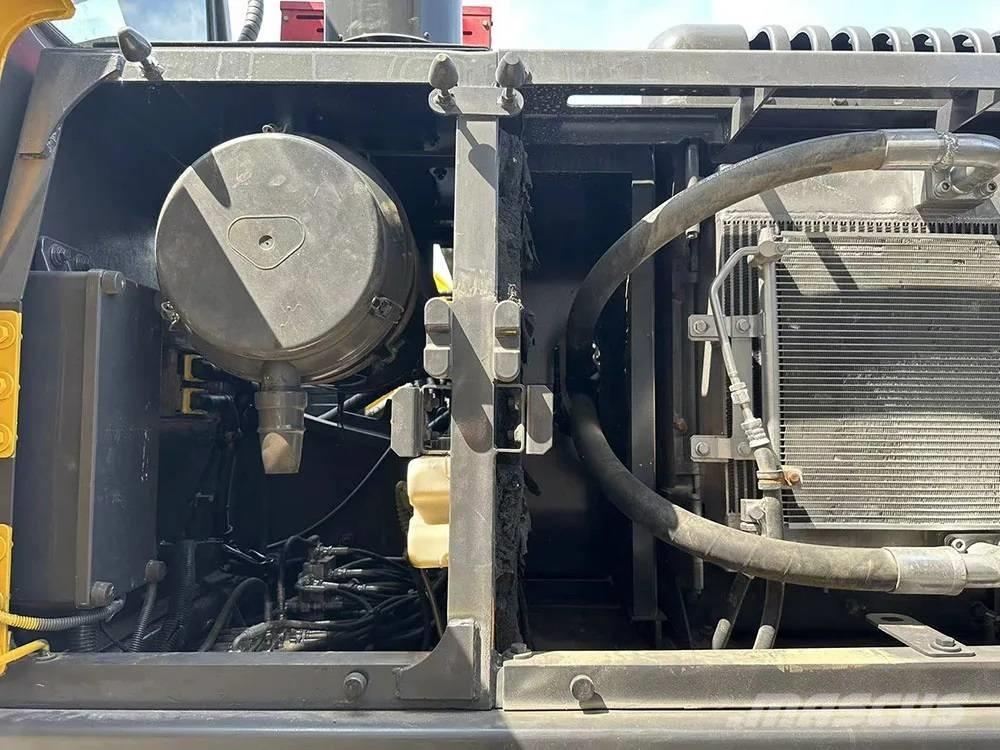 Volvo EC240D 大型油圧ショベル12t以上（パワーショベル・ユンボ）