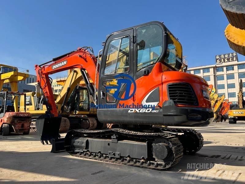 Doosan DX 60 ミニ油圧ショベル 7t以下（ミニユンボ・ミニディガー）