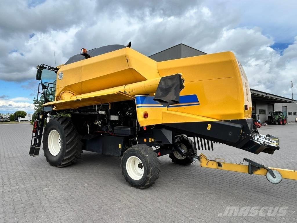 New Holland TC 5.80 コンバイン