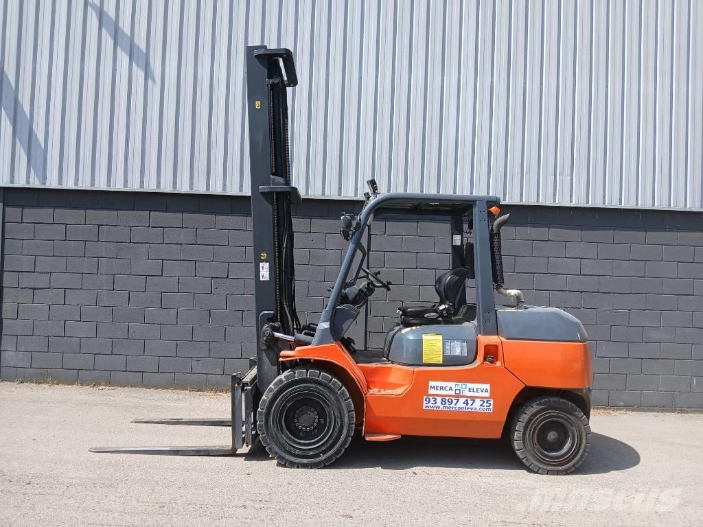 Toyota 42-7 FD 40 ディーゼル・軽油