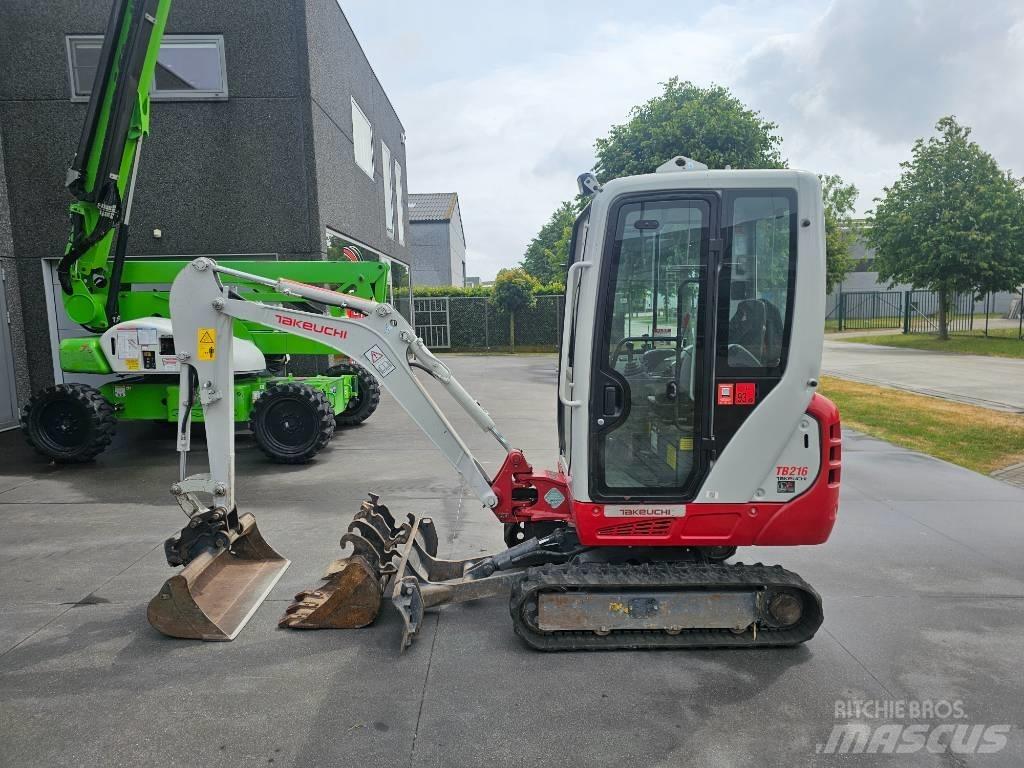 Takeuchi TB 216 ミニ油圧ショベル 7t以下（ミニユンボ・ミニディガー）