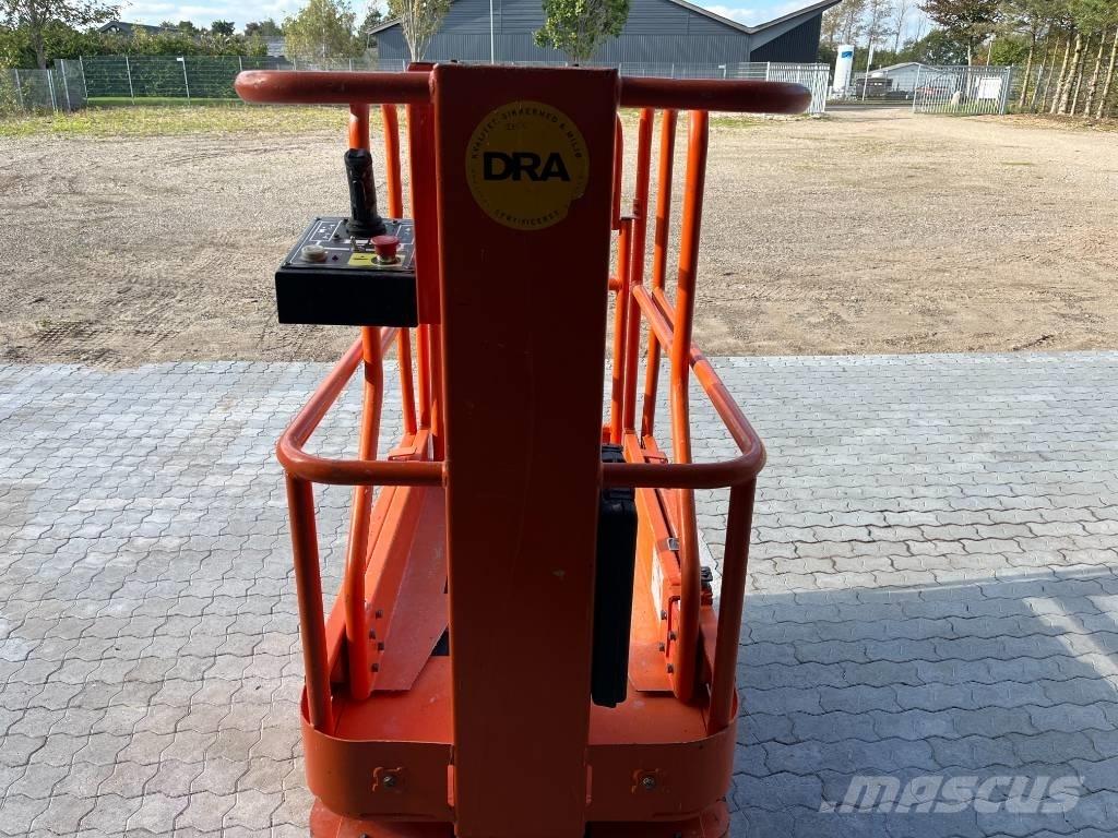 Snorkel TM 12 垂直昇降型リフト