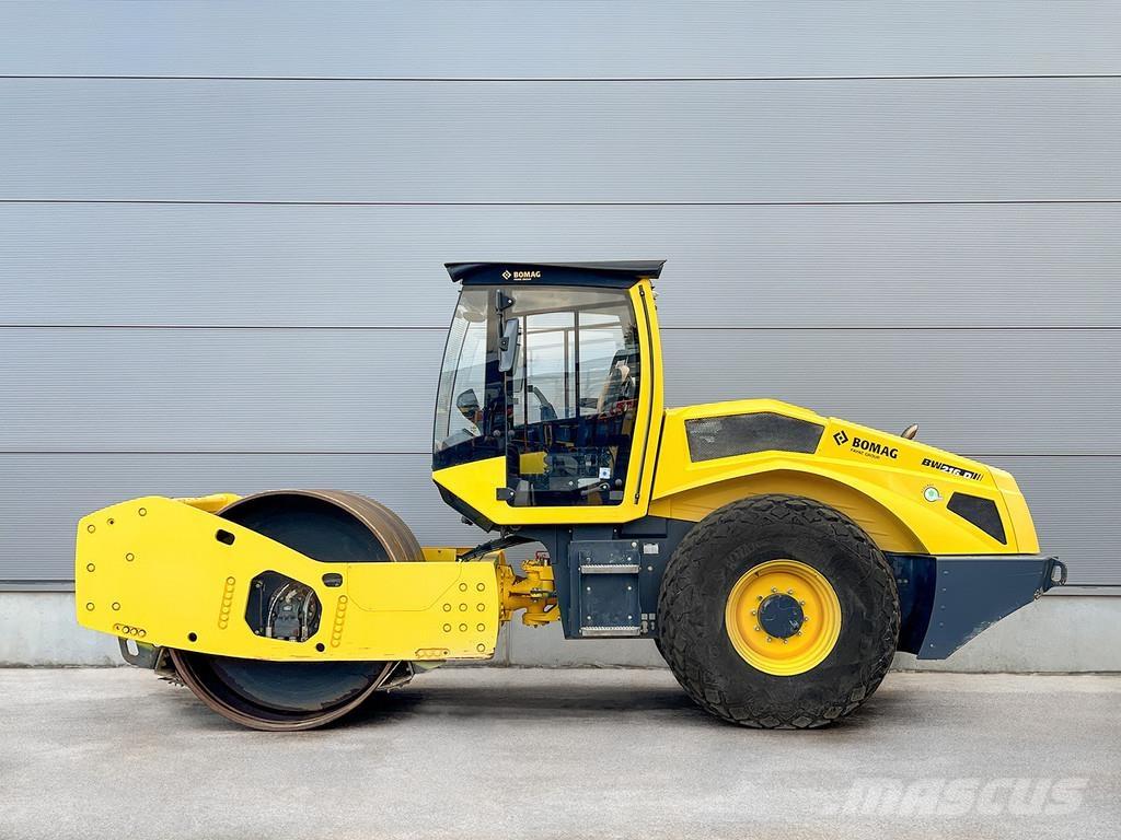Bomag BW 216 D-5 振動ローラ