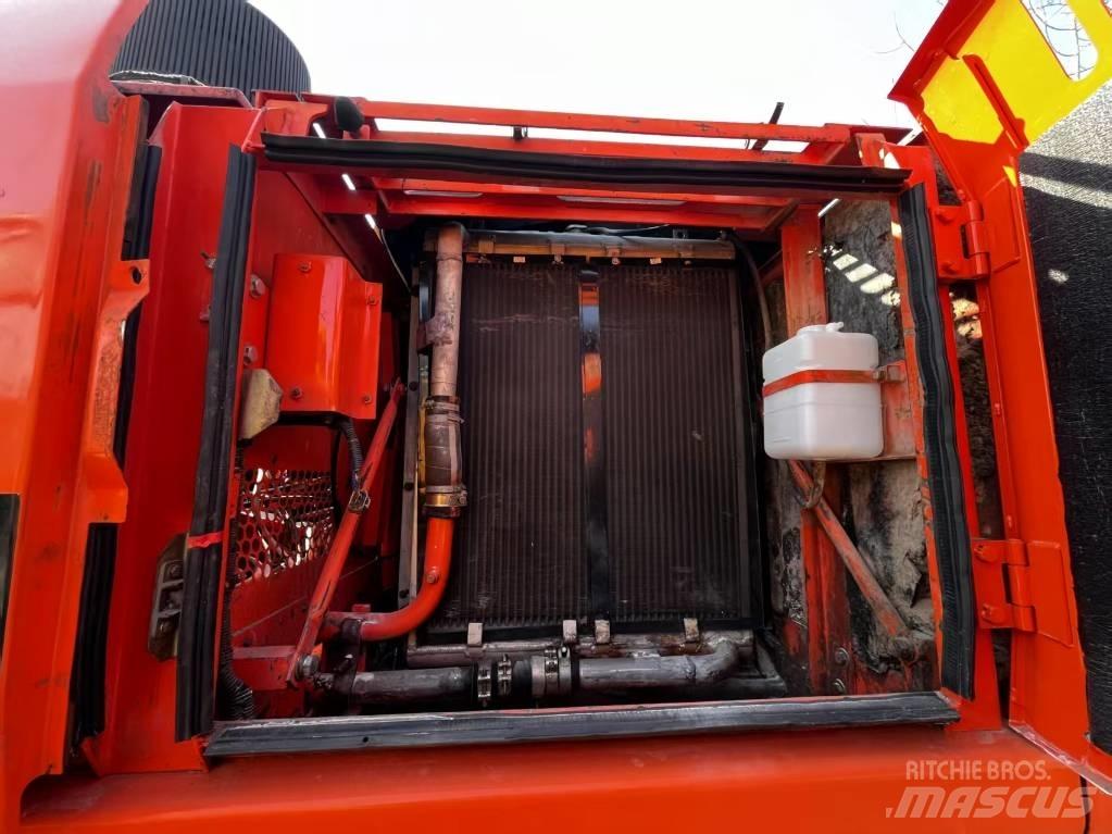 Doosan DH225-7 中型油圧ショベル 7ｔ-12ｔ（ユンボ・パワーショベル・バックホー）