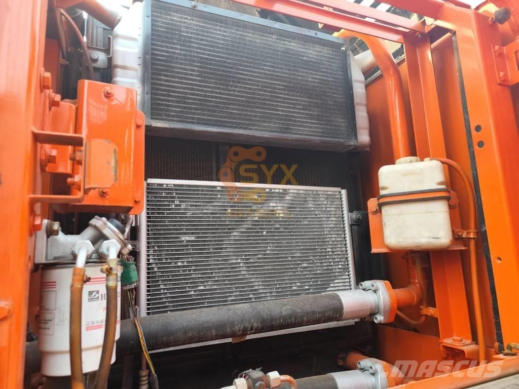 Doosan DX 225 LC 大型油圧ショベル12t以上（パワーショベル・ユンボ）
