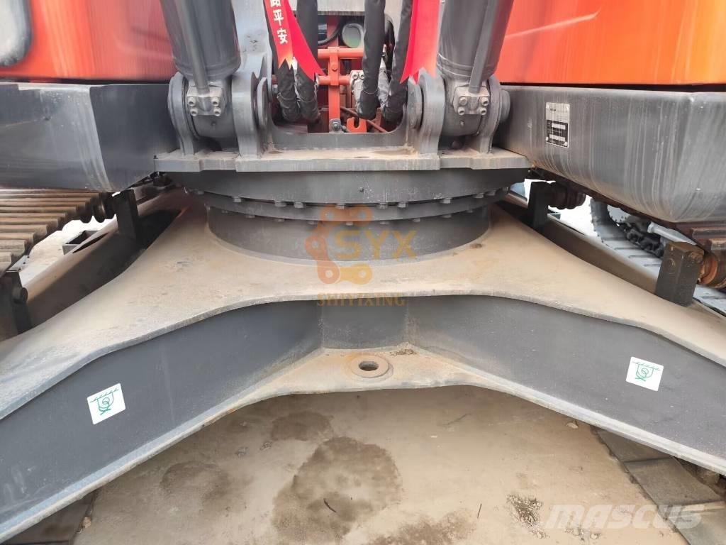 Doosan DX 225 LC 大型油圧ショベル12t以上（パワーショベル・ユンボ）