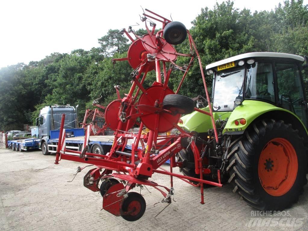 Lely Lotus 770 AWS テッダー・テッダーレーキ