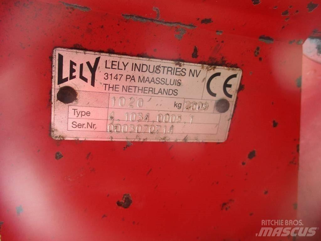 Lely Lotus 770 AWS テッダー・テッダーレーキ