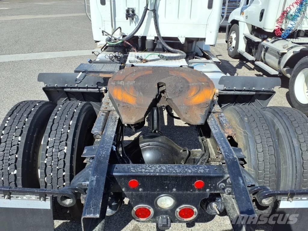 Freightliner M2 106 中古トラクターヘッド | トレーラーヘッド