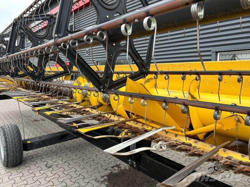 New Holland CR 9080 コンバイン