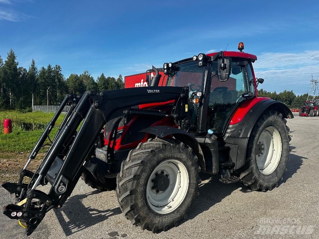 Valtra N 114 E トラクター