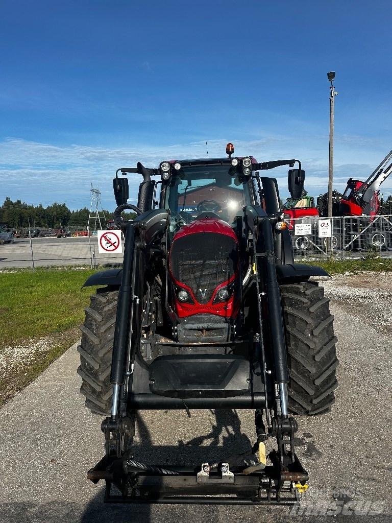 Valtra N 114 E トラクター