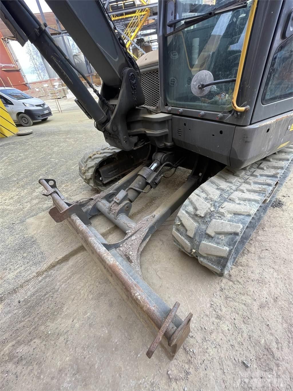 Volvo ECR 88-D 中型油圧ショベル 7ｔ-12ｔ（ユンボ・パワーショベル・バックホー）