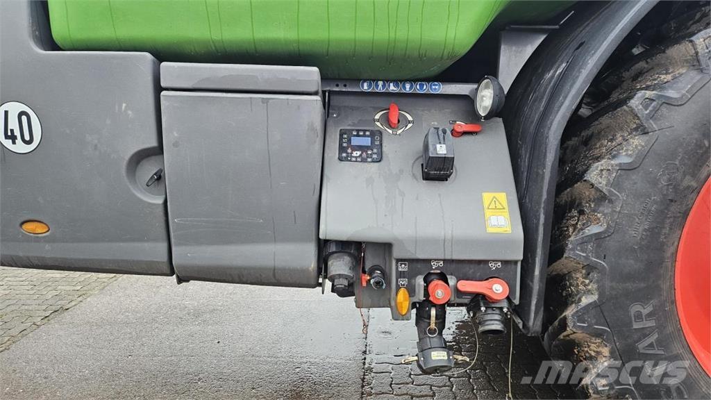 Fendt Rogator 355 牽引型スプレイヤー