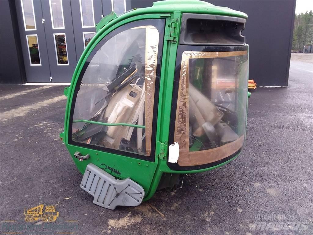John Deere 1910e キャビン及び内装