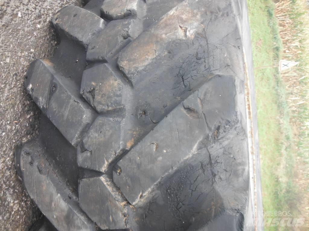 Michelin 15R22.5 タイヤ、ホイル、リム
