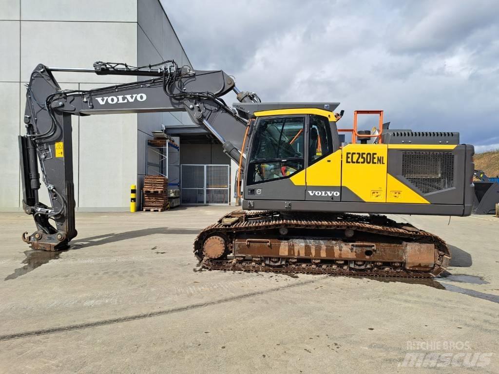 Volvo EC250ENL 大型油圧ショベル12t以上（パワーショベル・ユンボ）