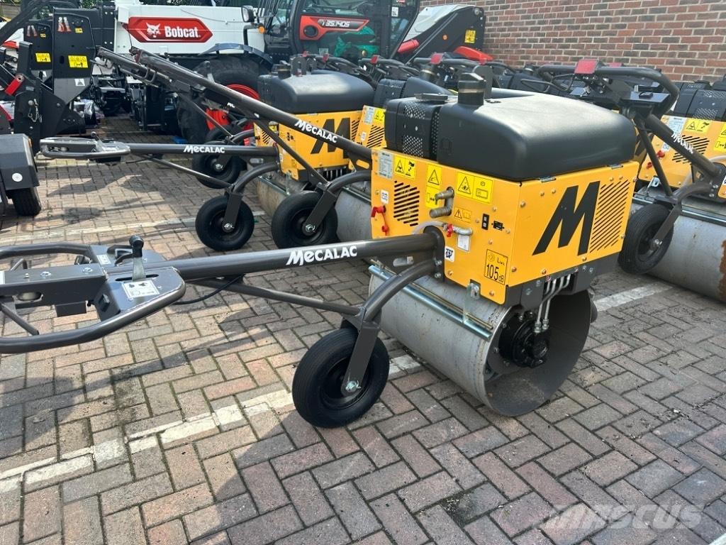 Mecalac MBR71 振動ローラ