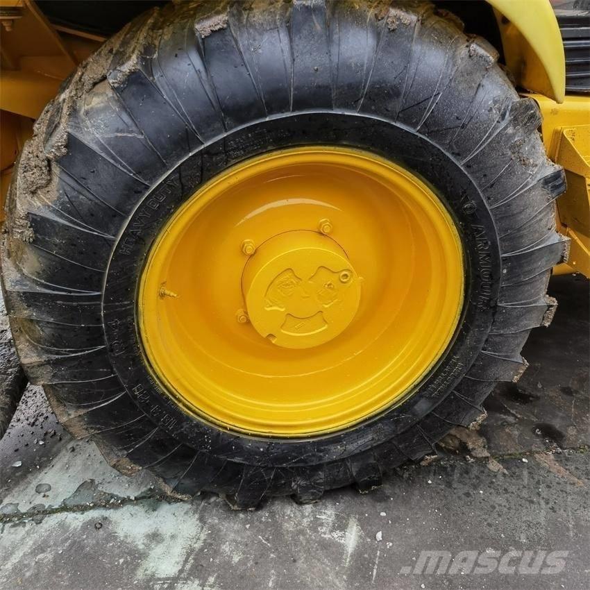 JCB 4CX バックホーローダー