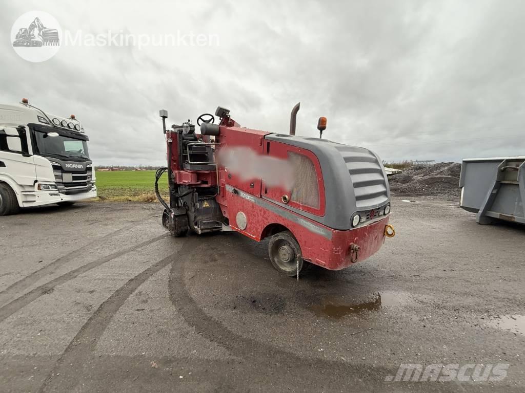 Wirtgen W 100 アスファルトコールドミリングマシーン